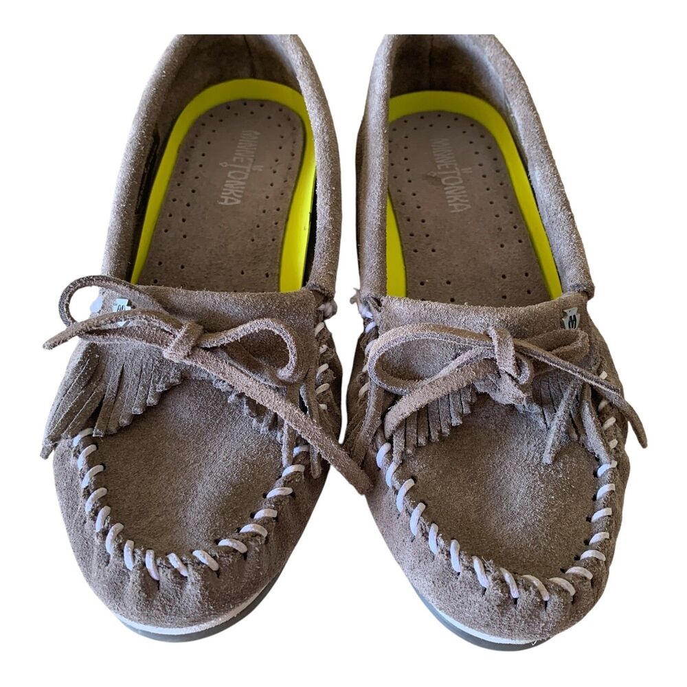 Minnetonka Moccasins Size 9.5 Gray Suede Hard Sole Fringe Slip On Casual Shoes - Picture 3 of 16